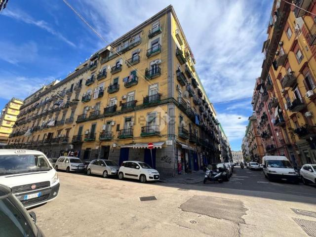 Locale in vendita di 200 m² in Via Bologna, 22