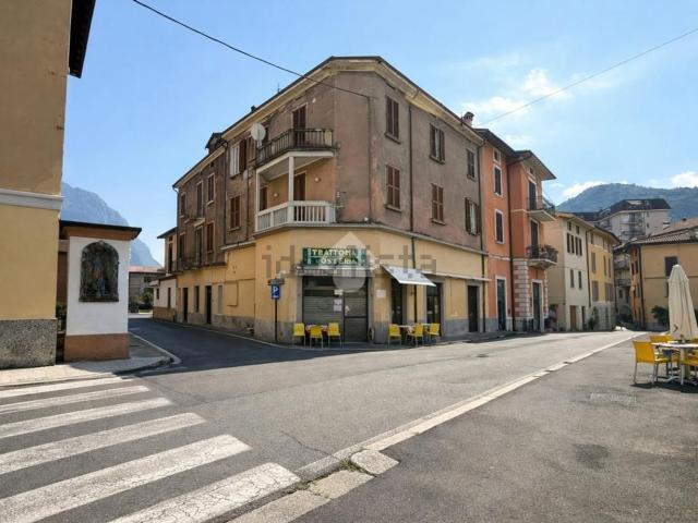 Locale in vendita di 200 m² in Via G. Matteotti, 28