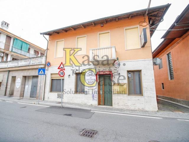 Locale in vendita di 200 m² in Via Garibaldi, 74