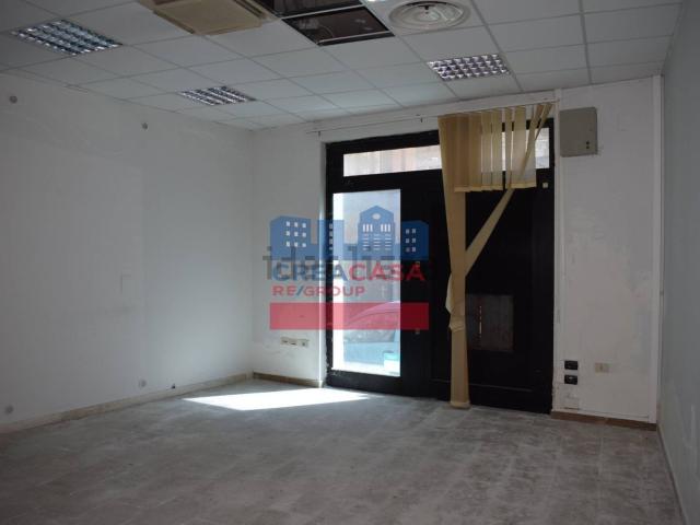 Locale in vendita di 200 m² in Via Garibaldi, 9