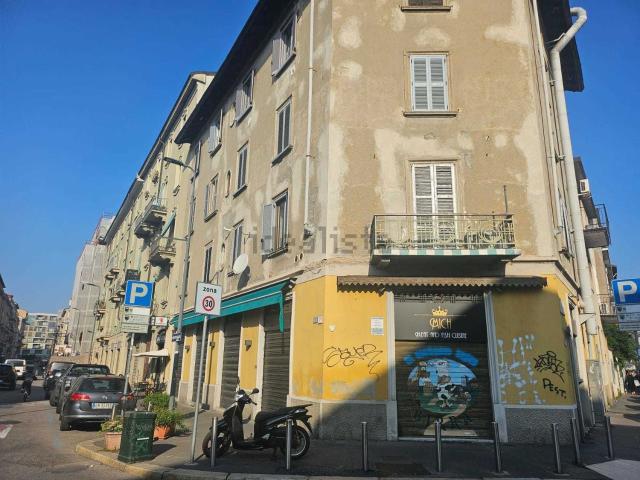 Locale in vendita di 200 m² in Via Gerolamo Rovetta