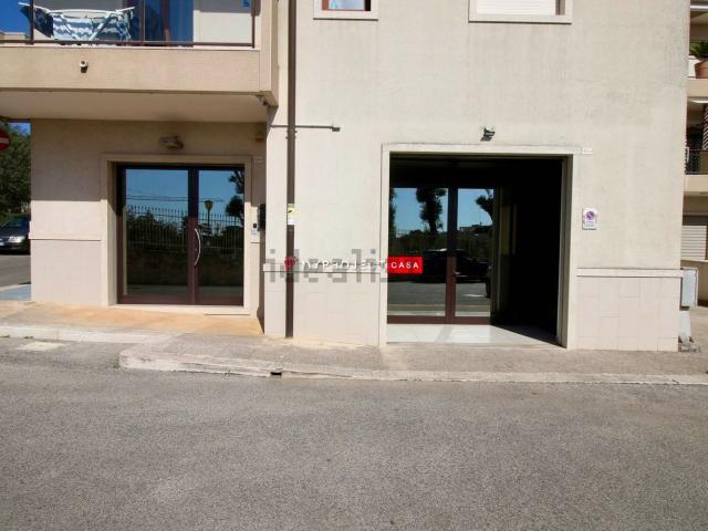 Locale in vendita di 200 m² in Via Giuseppe Chiarelli, 5
