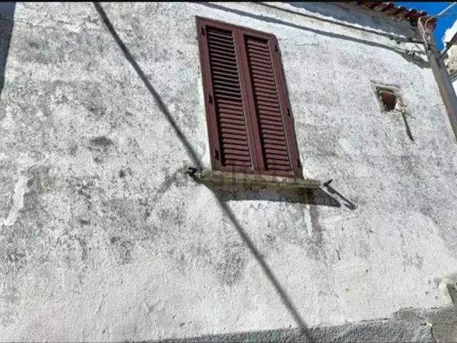 Locale in vendita di 200 m² in Via Girolamo De Rada