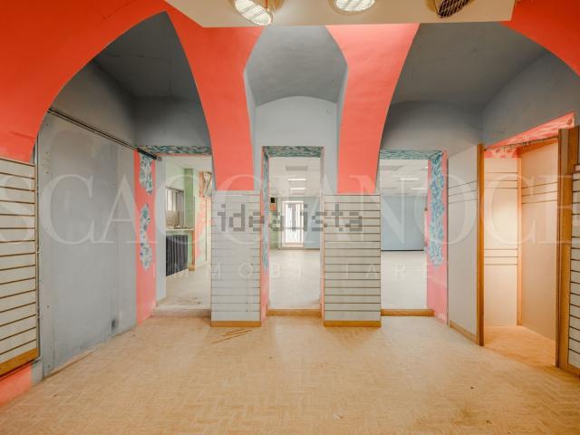 Locale in vendita di 200 m² in Via Don Giovanni Minzoni, 1