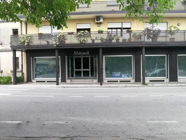 Locale in vendita di 200 m² in Via Daniele Manin, 48