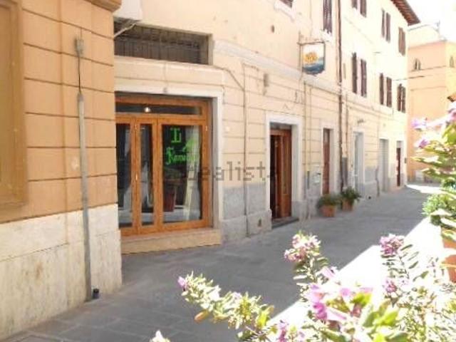 Locale in vendita di 200 m² in Via de Calboli