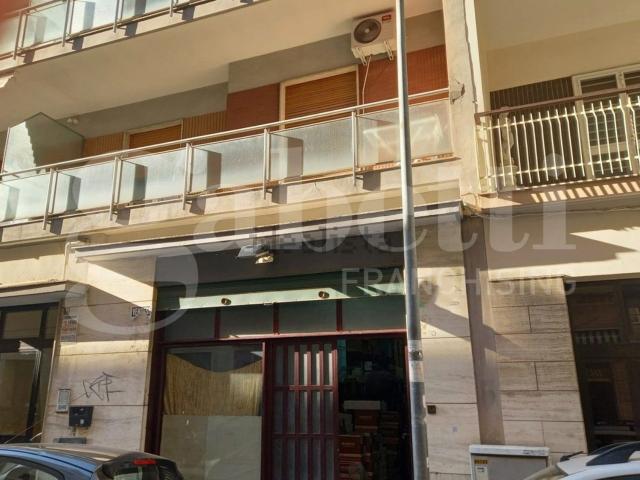 Locale in vendita di 200 m² in Via Foggia