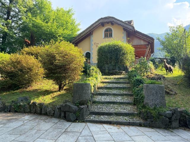 Locale in vendita di 200 m² in Via Fiume, 1