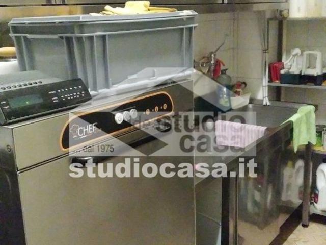Locale in vendita di 200 m² in Via Ignazio Ciaia