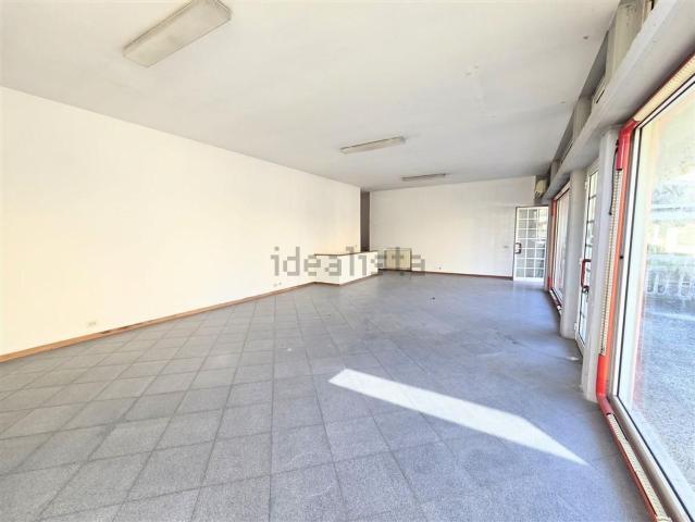 Locale in vendita di 200 m² in Via Magliano