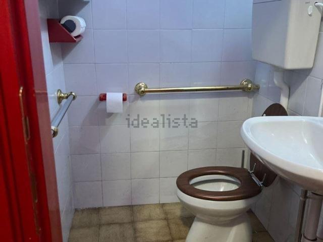 Locale in vendita di 200 m² in Via Mario Martelli, 27