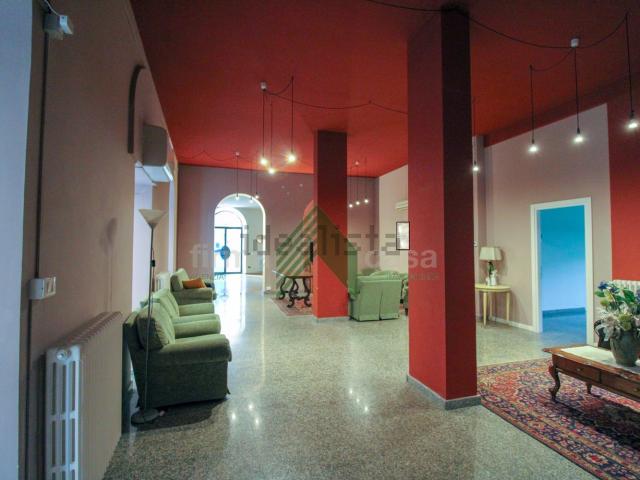 Locale in vendita di 200 m² in Via Nazario Sauro