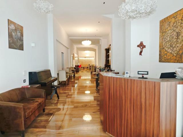 Locale in vendita di 200 m² in Via Nicola Fabrizi