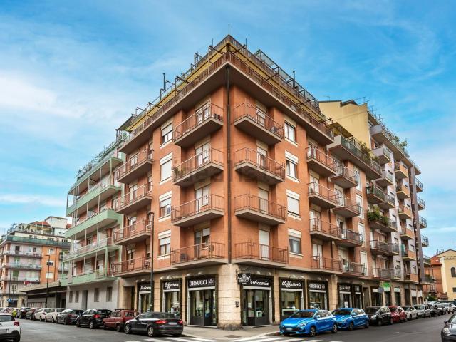 Locale in vendita di 200 m² in Via Salbertrand, 47
