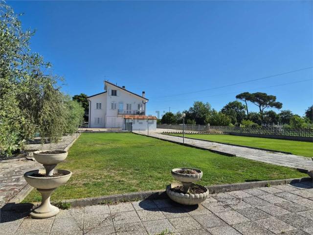 Locale in vendita di 200 m² in Via Sant&apos Andrea, 89