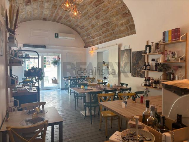 Locale in vendita di 200 m² in Via Santa Rosalia, 20