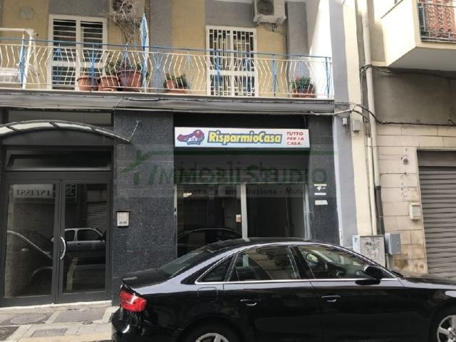 Locale in vendita di 200 m² in Via Pasubio, 37