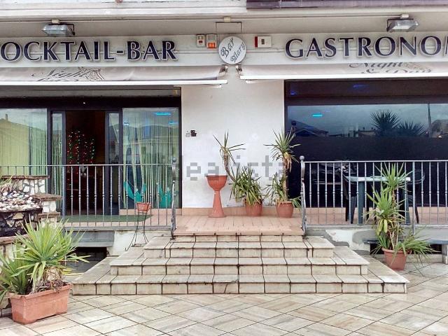 Locale in vendita di 200 m² in Via R. Cadorna