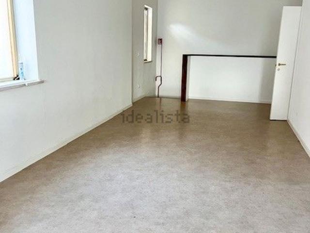 Locale in vendita di 200 m² in Via Roma, 15