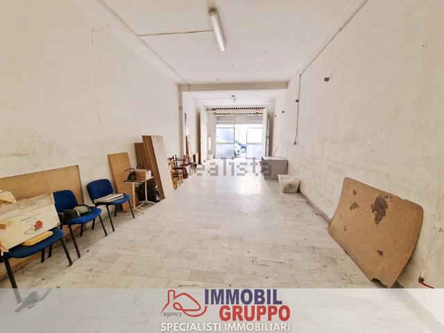 Locale in vendita di 200 m² in Via Riccardo I Normanno