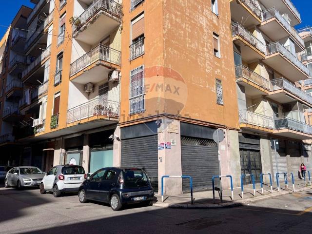Locale in vendita di 200 m² in Via Ricciotto Canudo