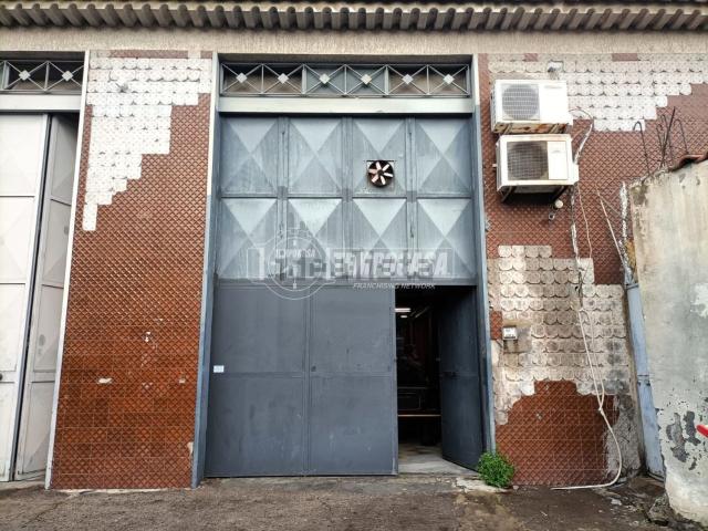 Locale in vendita di 200 m² in Via Villa Glori