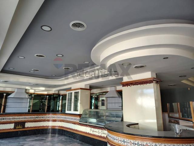 Locale in vendita di 200 m² in Viale A. Moro, 117