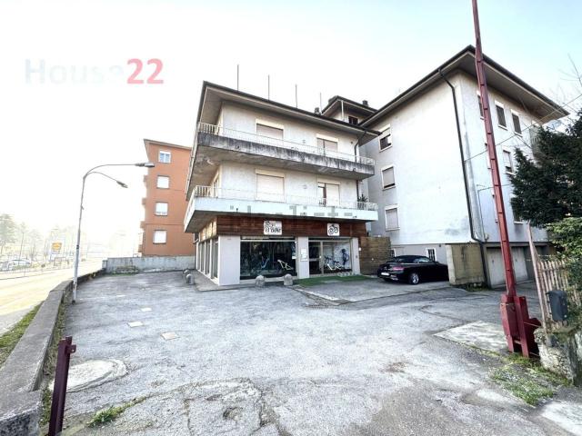 Locale in vendita di 200 m² in Viale G. Trissino, 142