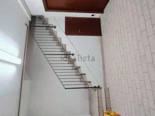 Locale in vendita di 200 m² in Contrada Calcinari, 29
