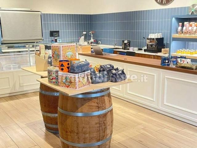 Locale in vendita di 200 m² in Corso Armando Diaz, 118