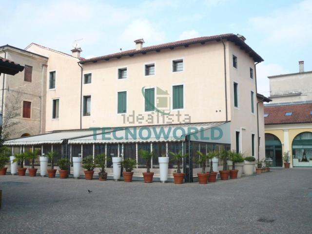 Locale in vendita di 200 m² in Piazza Giovanni Rossi