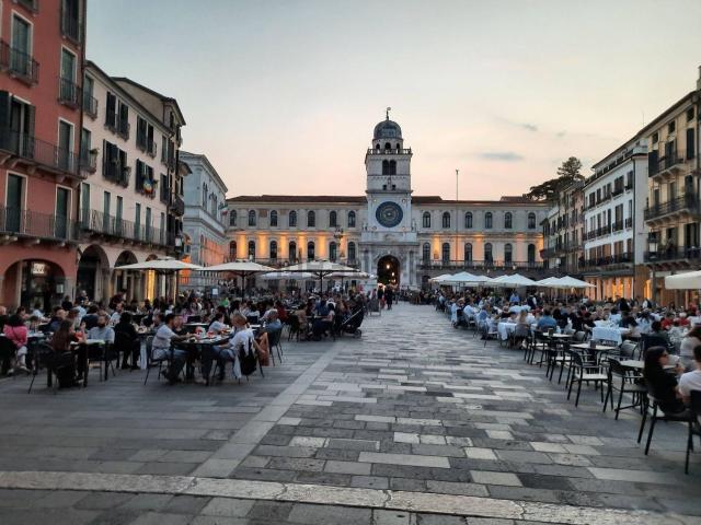 Locale in vendita di 200 m² in Piazza dei Signori