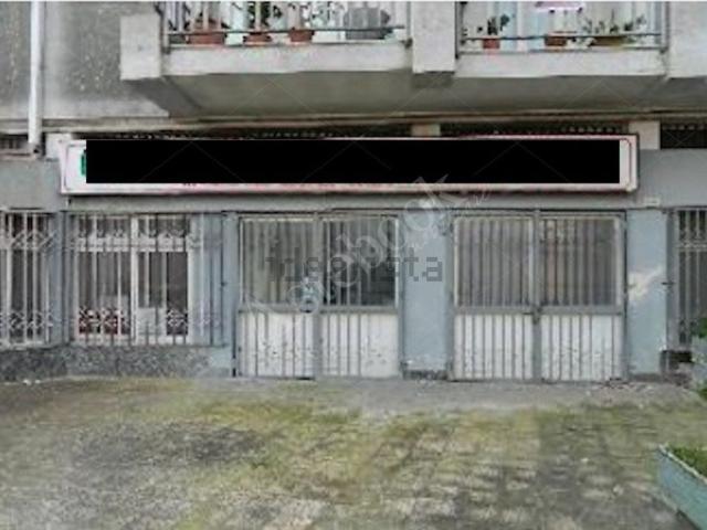 Locale in vendita di 201 m² in Via Cosimo Argentieri