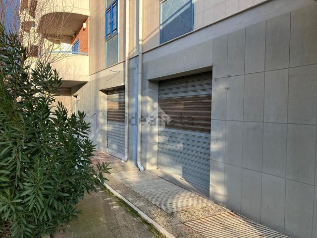 Locale in vendita di 201 m² in Via Enrico Berlinguer, 42