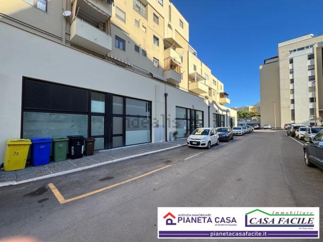 Locale in vendita di 201 m² in Via Fratelli Grimm