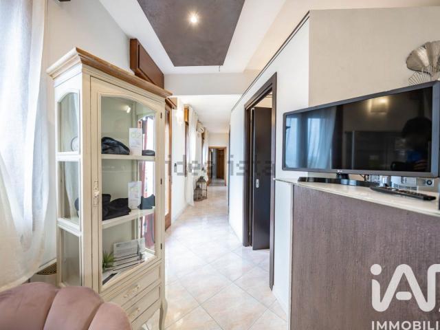 Locale in vendita di 201 m² in Via Vincenzo Bellini