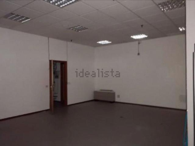 Locale in vendita di 202 m² in Via John Fitzgerald Kennedy, 17
