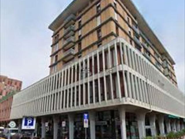 Locale in vendita di 203 m² in Via Giacomo Matteotti
