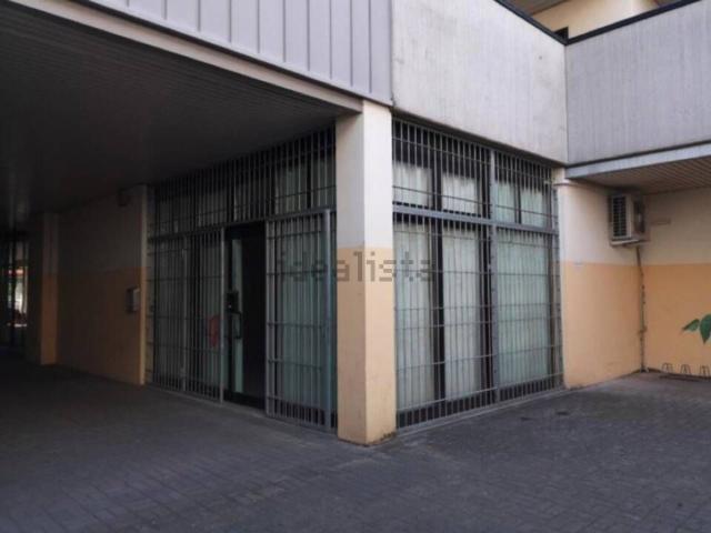 Locale in vendita di 203 m² in Via John Fitzgerald Kennedy, 17