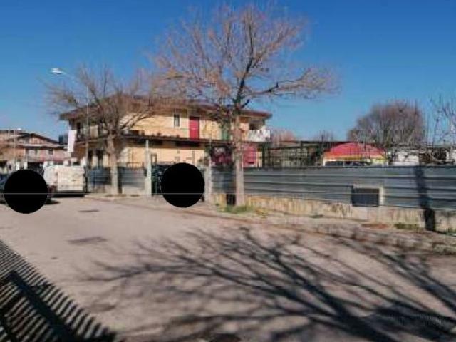 Locale in vendita di 203 m² in Via Pasteur, 26