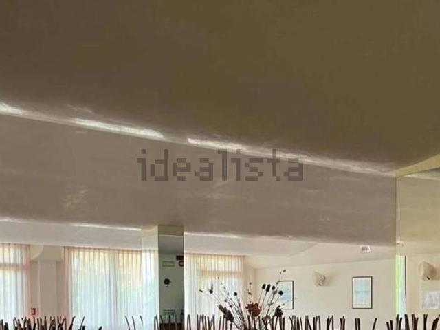 Locale in vendita di 2044 m² in Viale G. Baccelli, 133