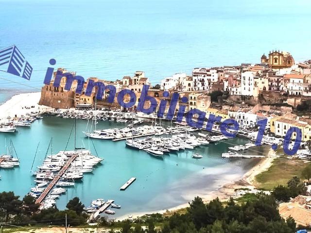 Locale in vendita di 2040 m² in Via CIRCONVALLAZIONE