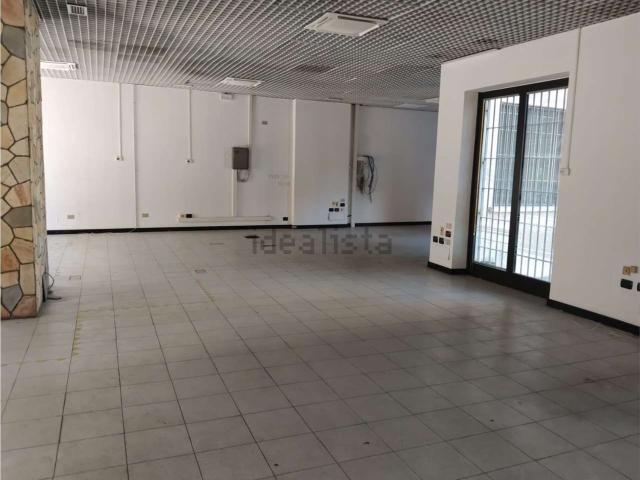 Locale in vendita di 204 m²