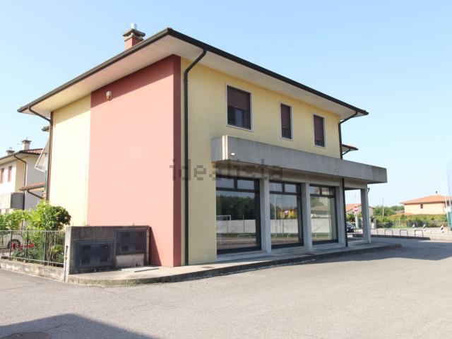 Locale in vendita di 205 m²