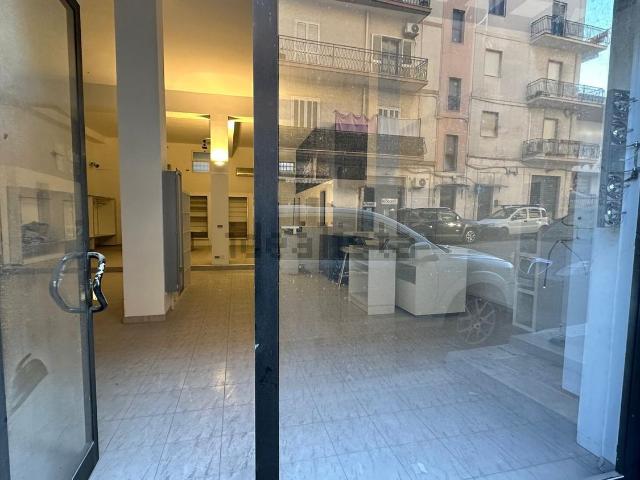 Locale in vendita di 205 m² in Via Carlo Alberto