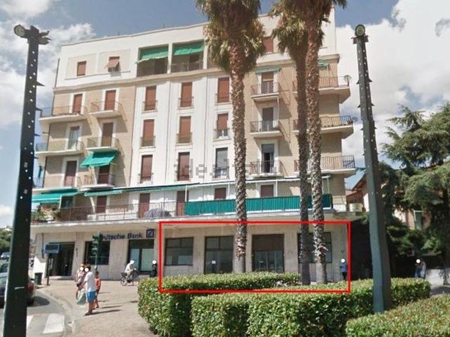 Locale in vendita di 205 m² in Piazza Sant Antonio, 20