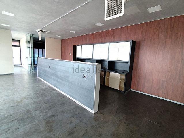Locale in vendita di 206 m² in Via Roma, 48