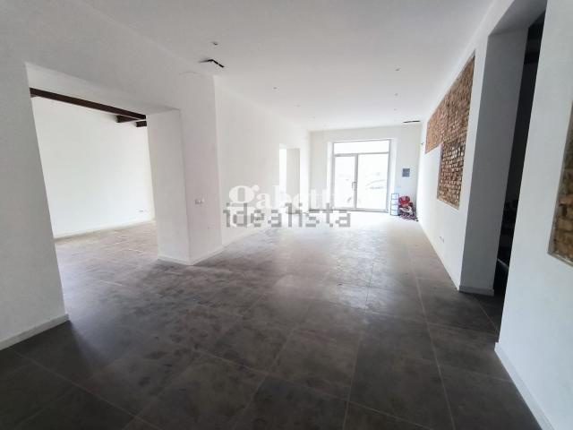 Locale in vendita di 207 m²