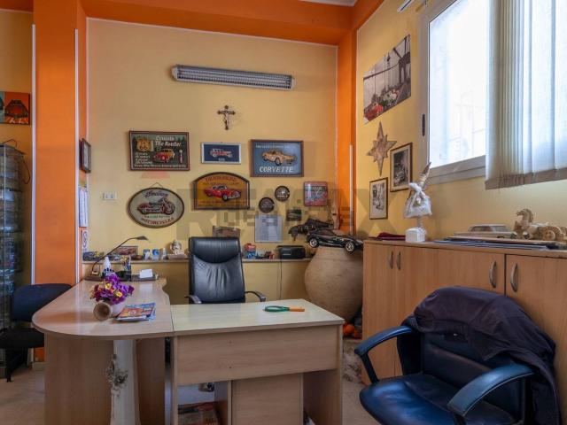 Locale in vendita di 207 m² in Via Luigi Vanvitelli, 91
