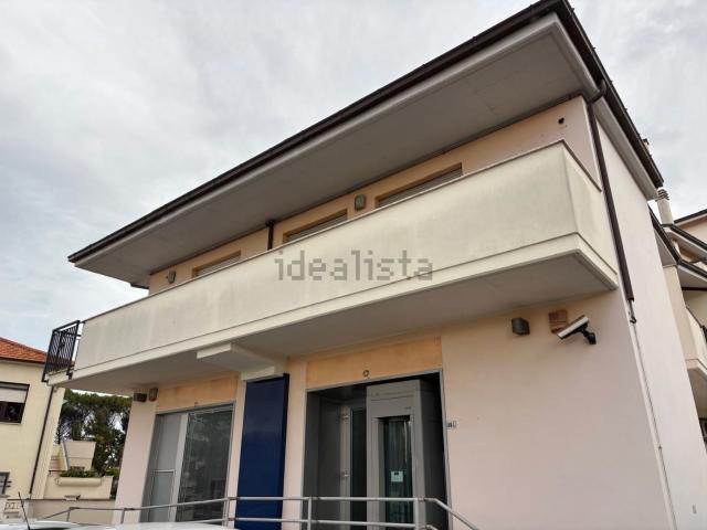 Locale in vendita di 208 m² in Via Aldo Moro
